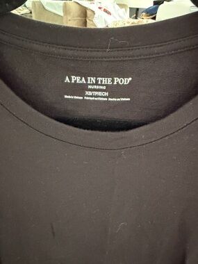 A Pea in the Pod Black Short Sleeve Nursing Tee